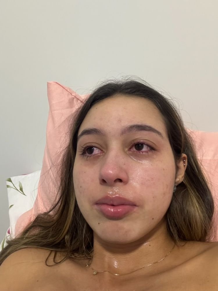 sem resultado, chorando escondido